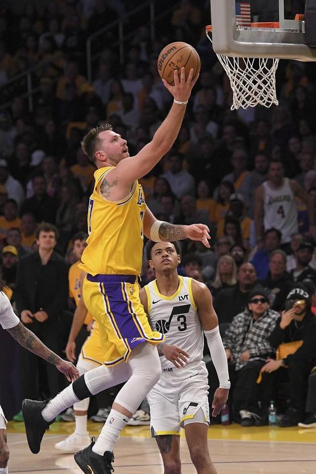 开云官方平台-湖人新秀表现惊艳,全场观众掌声不断,生产更多一起.的简单介绍