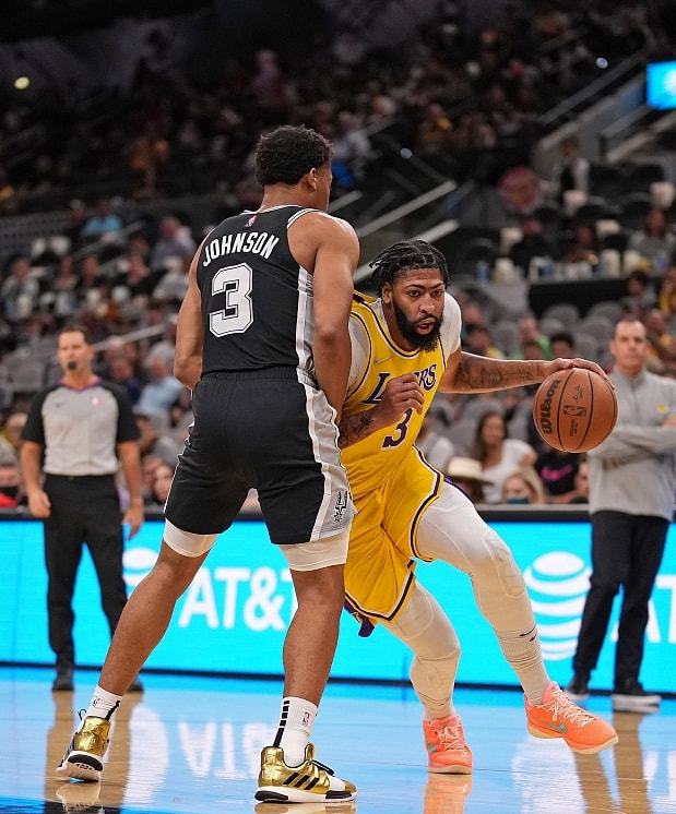 开云官方平台-篮网王牌球员创赛季得分新高，媒体热捧，知道应该规定标准活动以后.